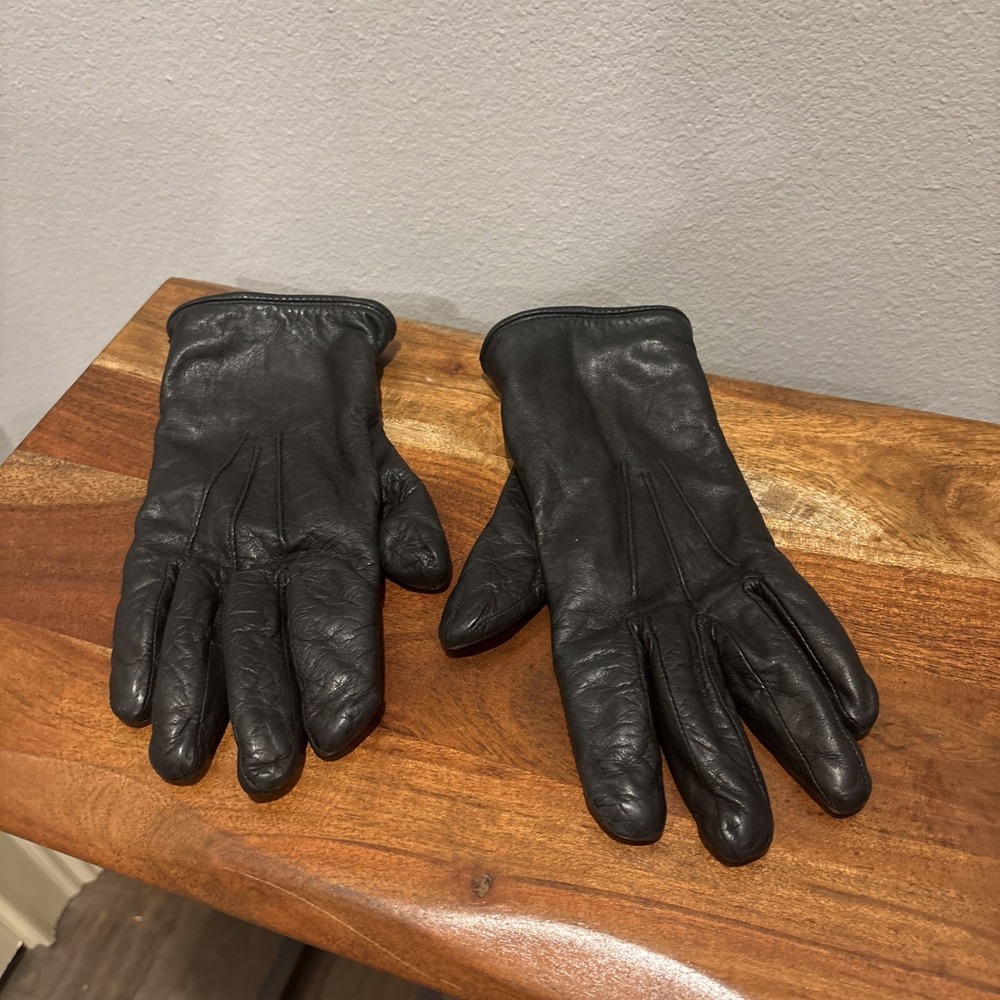 Womens Sleek Black Leather Winter Gloves~Fleece Lined~Lightweight~Size Large~EUC